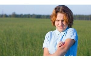 Прыщи от солнца: причины и лечение 