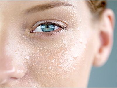 Спеціальний догляд за шкірою з симптомокомплексом чутливої шкіри обличчя