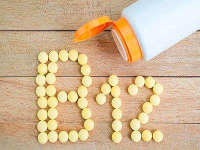 Витамин B12: биологические значение, симптомы дефицита, группы риска